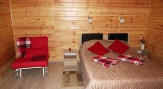 Гостиница Guest house Pine Forest Геленджик Двухместный номер с 1 кроватью или 2 отдельными кроватями + дополнительной кроватью-5