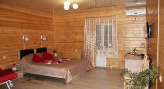 Гостиница Guest house Pine Forest Геленджик Двухместный номер с 1 кроватью или 2 отдельными кроватями + дополнительной кроватью-4